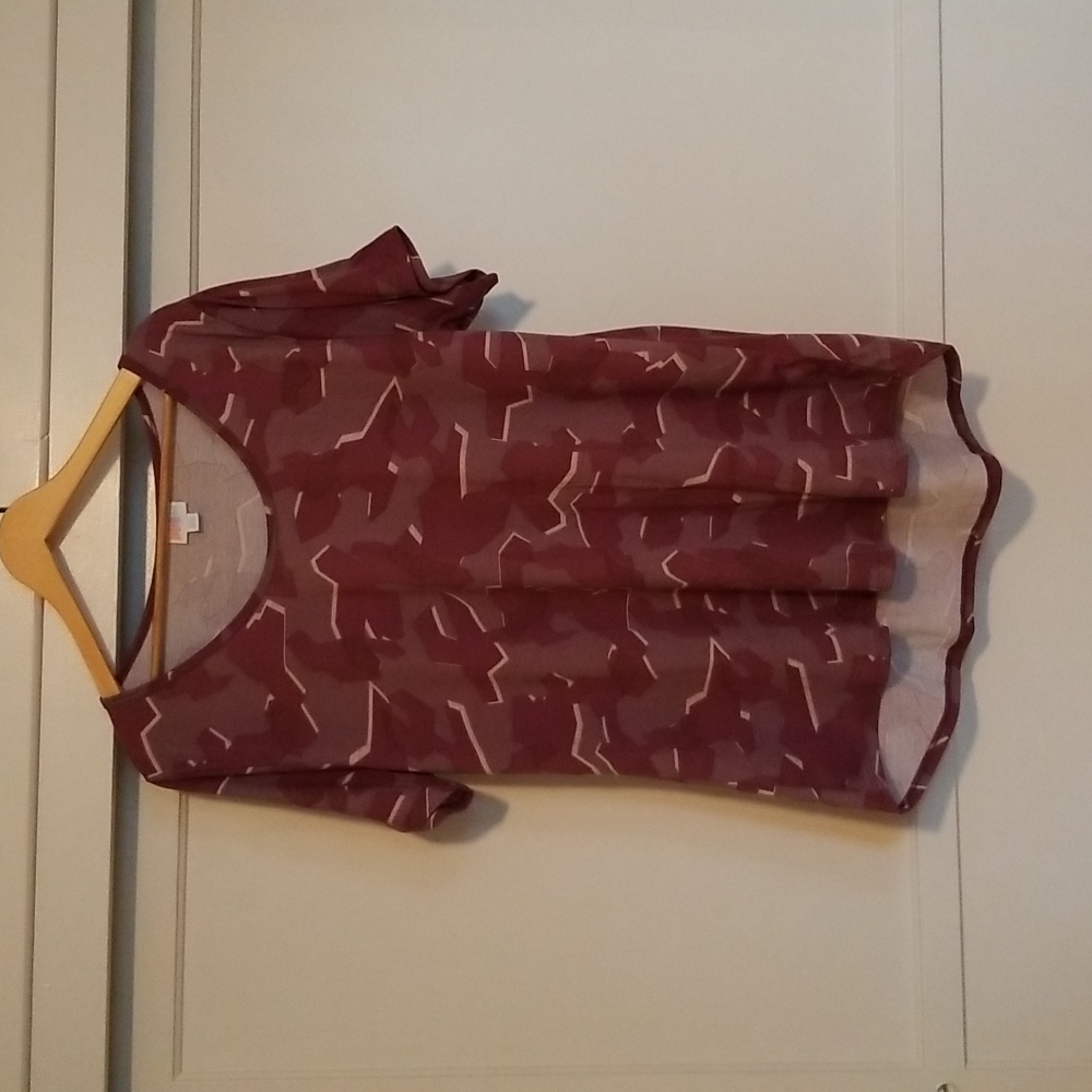 LuLaRoe Purple Geometric Classic T Top EUC